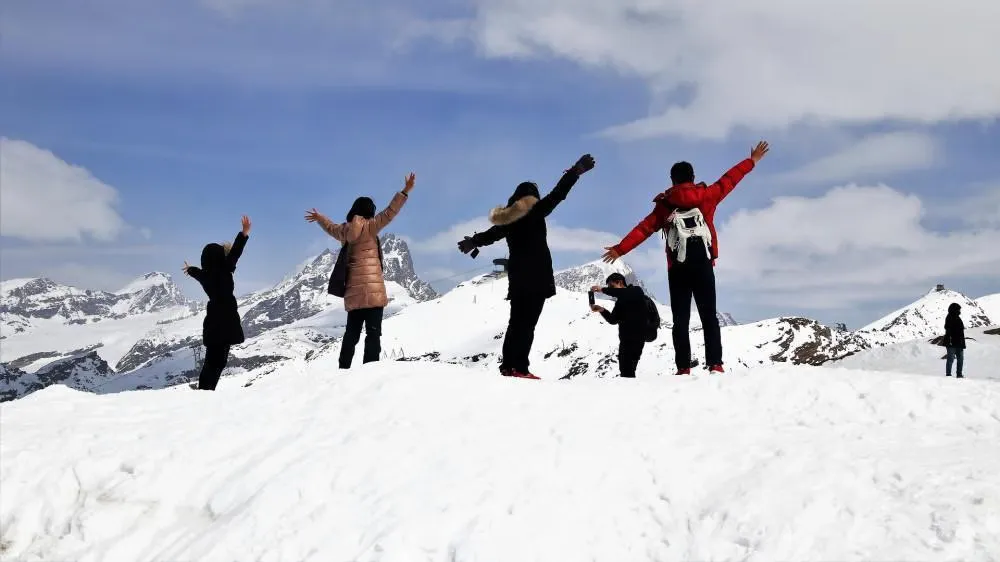 Friends enjoying trip